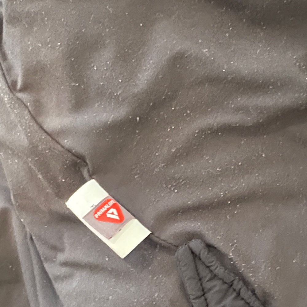 Vuori Black Quilted Puffer Jacket - Picture 5 of 6